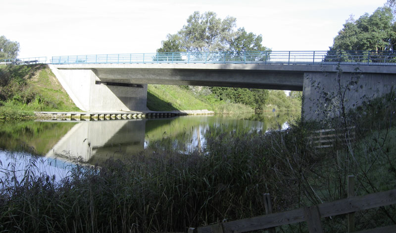 Brücke über die Müritz–Havel–Wasserstraße im Zuge der B 198 bei Vietzen