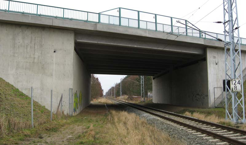 Brücke über die Gleisanlagen der DB AG im Zuge der BAB A 19 bei Nienhagen